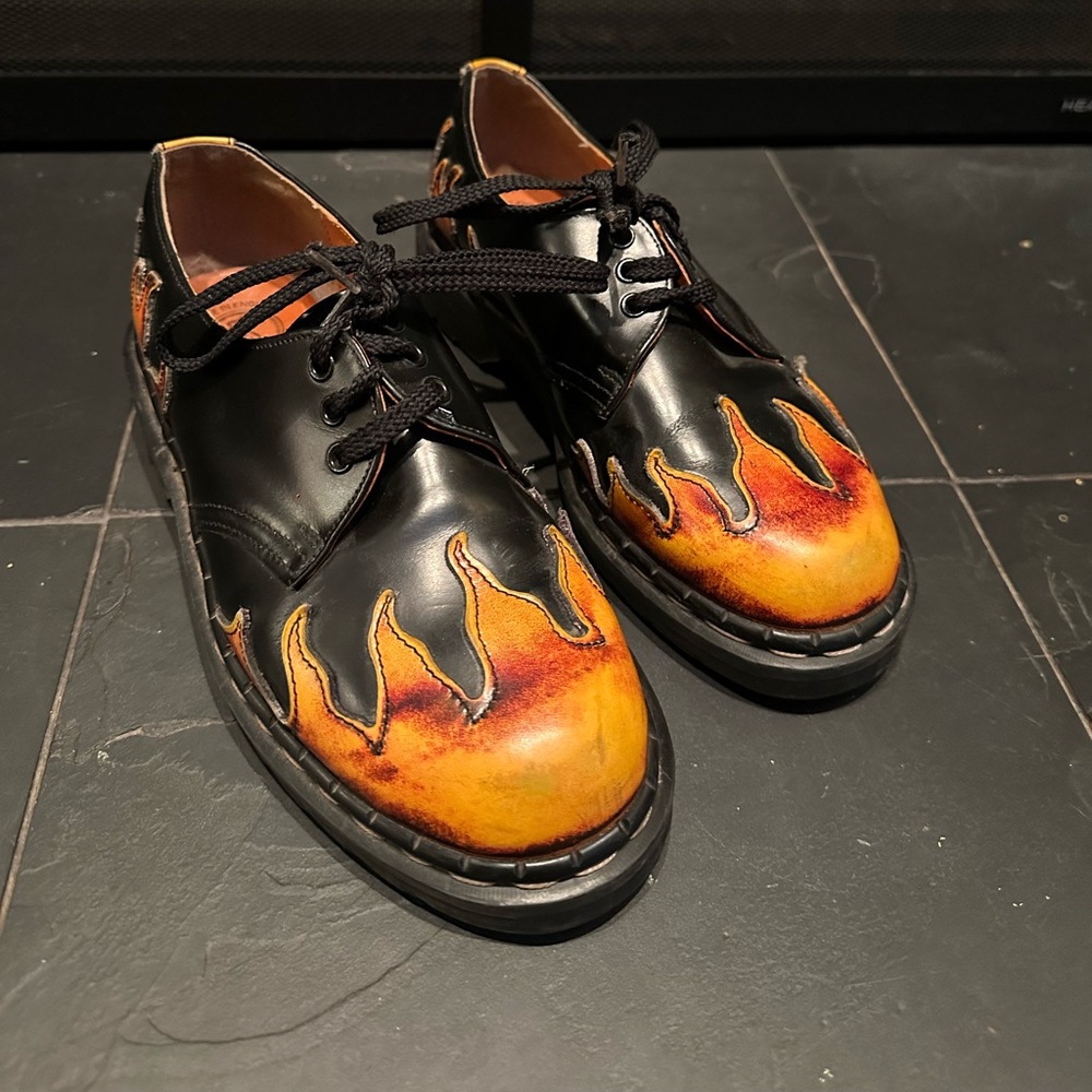 GUC Dr. Martens Tredair Flame appliquéd Leather Shoes, made in England. Size 6.